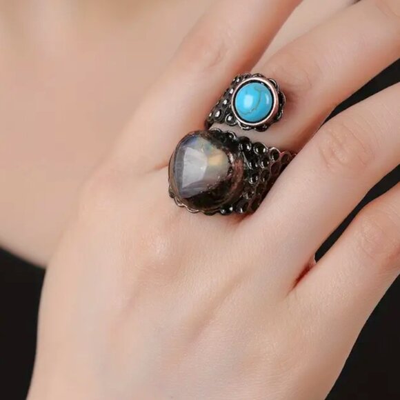 NKULTD Jewelry - 🆕️Mystical Serpent: Boho Chic Vintage Copper Snake Ring with Moonstone Heart